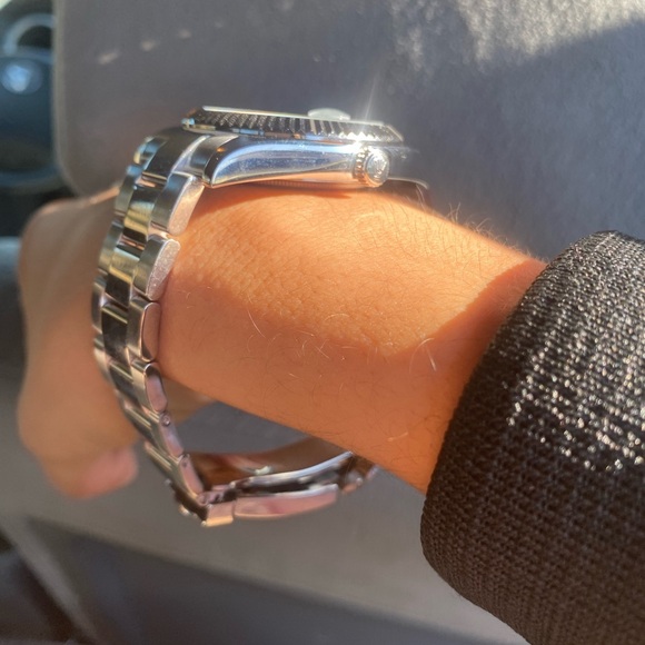 Elegant Blue and Silver Watch with Stainless Steel Band - Picture 4 of 4